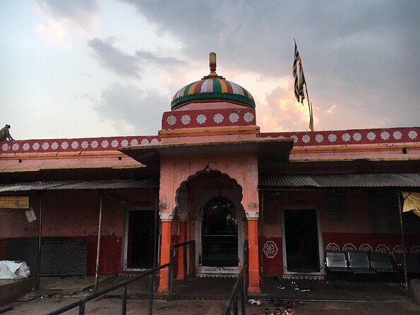 Round Trip Transfers to Ranthambore Fort Ganesh Temple in a Gypsy