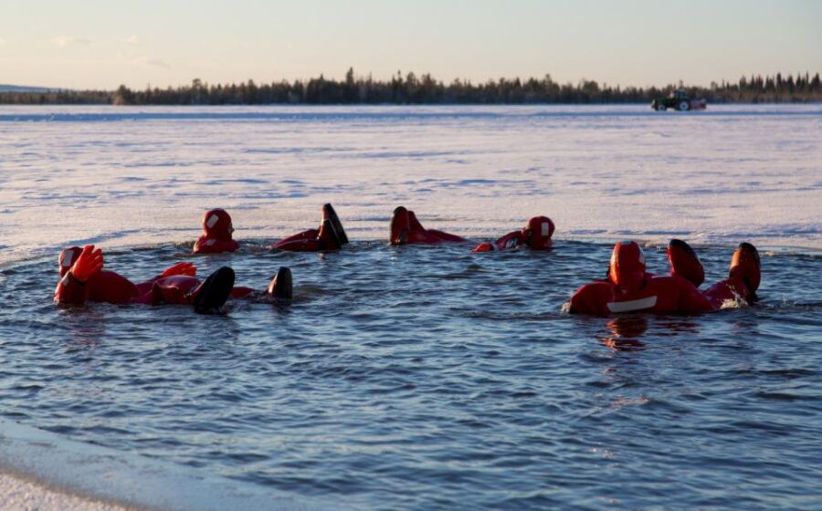 Rovaniemi: Arctic Ice Floating and Northern Lights Tour - Good To Know