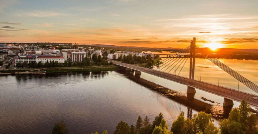 Rovaniemi: Midnight Sun Photography Tour - Experiencing the Midnight Sun
