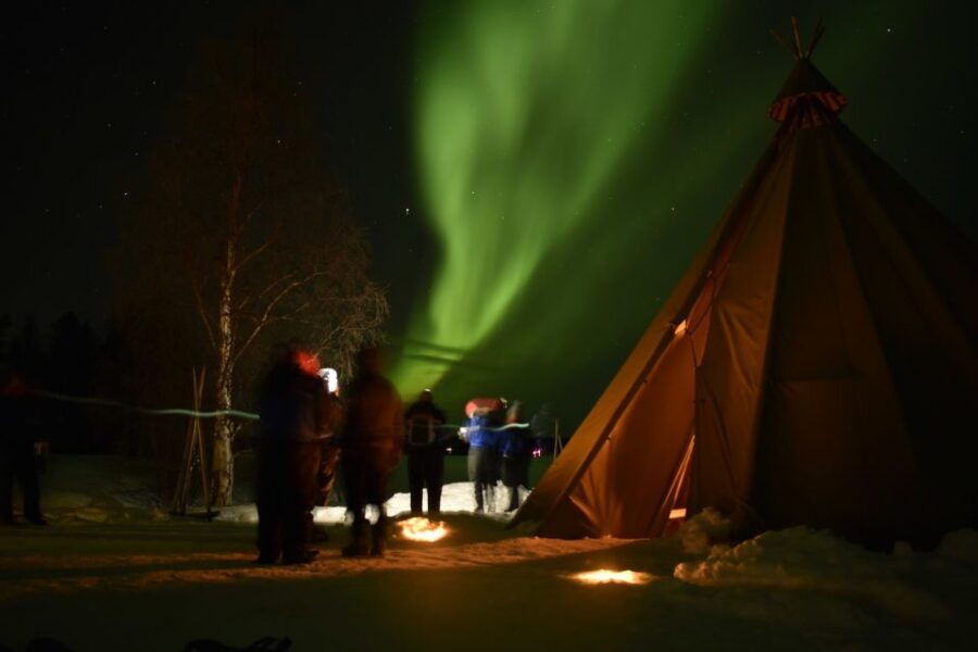 Rovaniemi: Northern Lights Excursion by Snowtrain - Good To Know