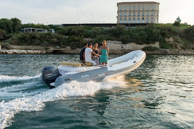 Rubber Dinghy to Rent Predator 599 40CV (Without License)