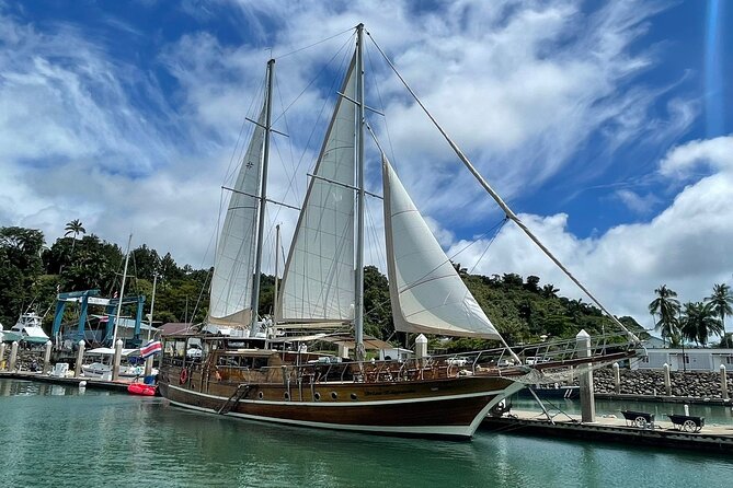 Sailing Ship Cruise - Quepos