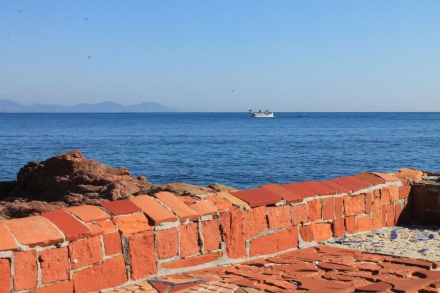 Saint Tropez : Private Walking Tour With a Tropezienne Guide