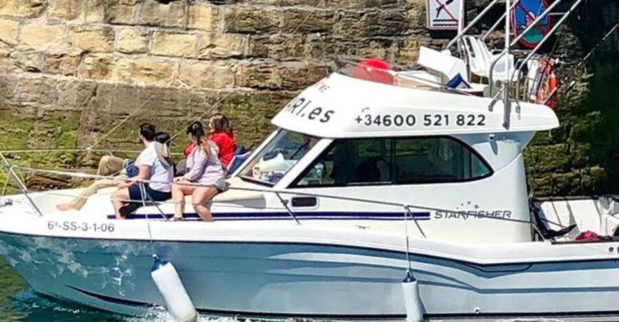 San Sebastian: Exclusive Yacht Tour in La Concha Bay