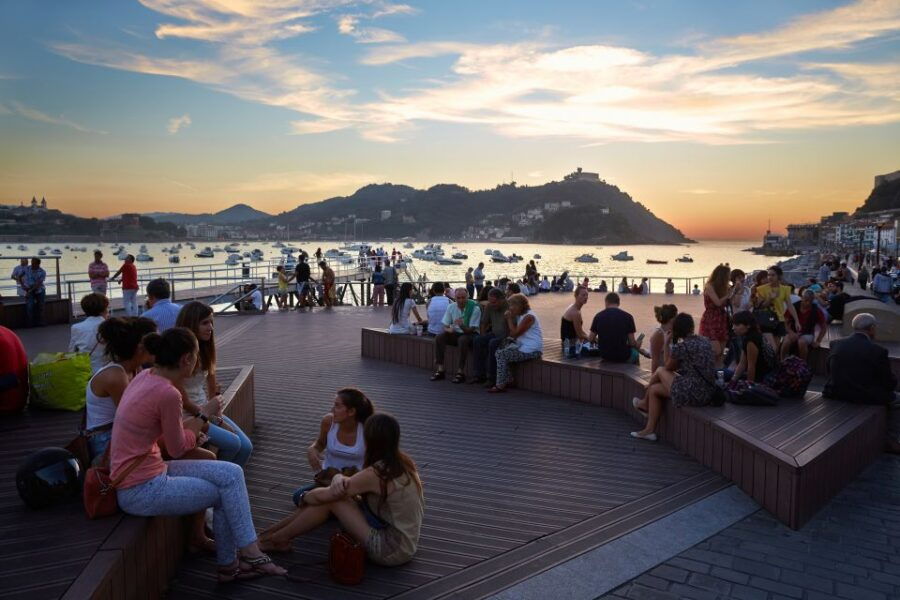 San Sebastián: Private Walking Historic & Cultural Tour