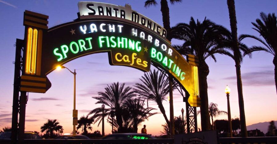 Santa Monica: Ghosts and Phantoms of the Pier Walking Tour