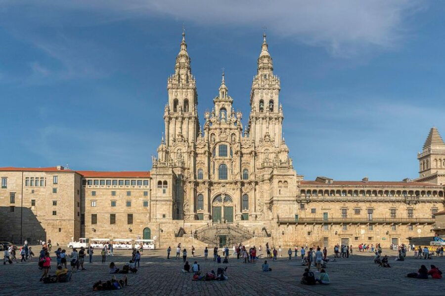 Santiago De Compostela Day Trip From Porto - Good To Know