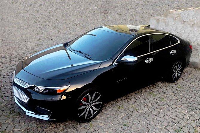 Santiago: Private Transfer From Airport to Tarrafal or Vice Versa