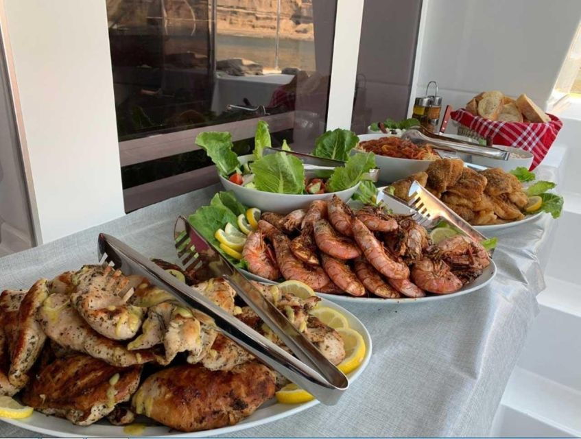 Santorini: Caldera Cruise With Greek Meal and Transfer
