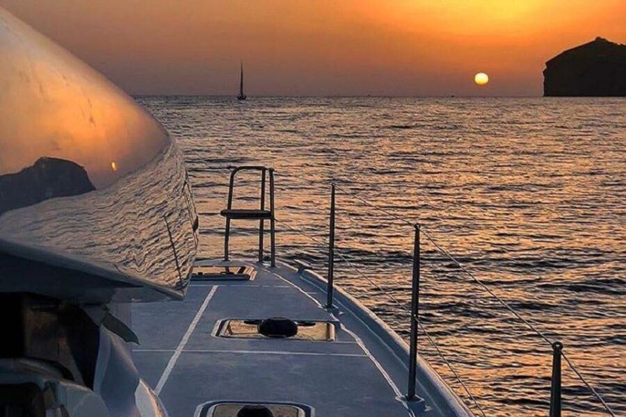 Santorini: Luxury Catamaran Cruise With Meal & Open Bar - Good To Know