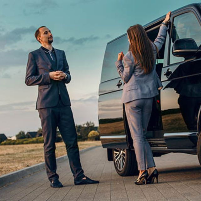 Santorini: Private Transfer From/to Airport