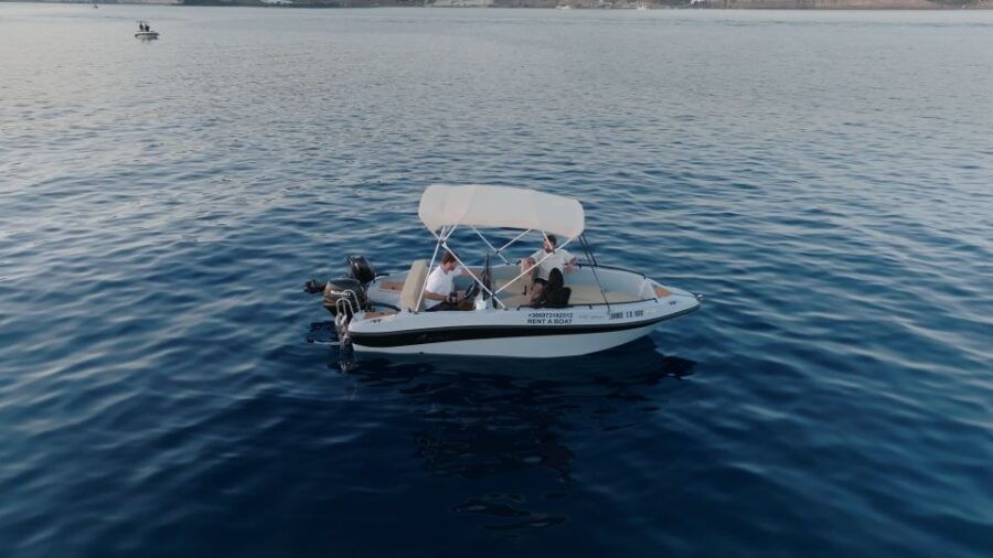 Santorini: Rent a Boat – License Free
