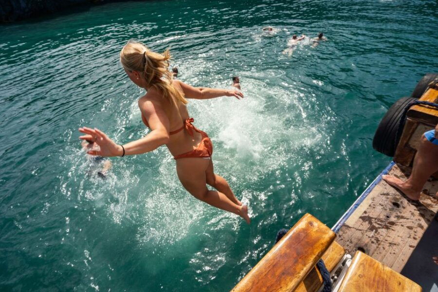 Santorini: Volcanic Islands Cruise With Hot Springs Visit