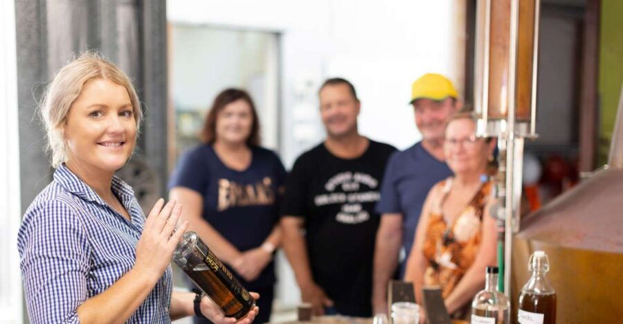 Sarina: Rum Distillery Guided Tour and Tasting
