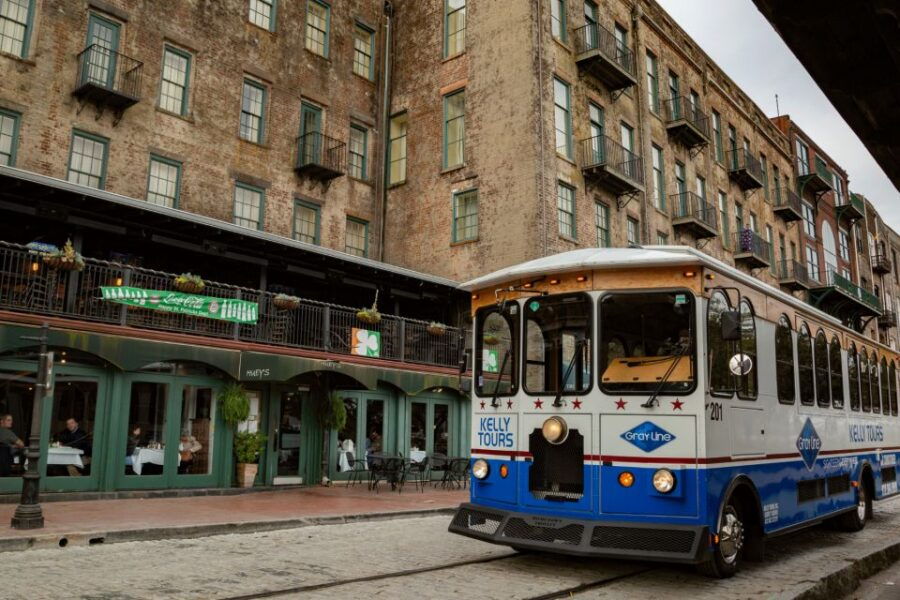 Savannah: 1.5-Hour Guided Trolley Tour With Shuttle Service