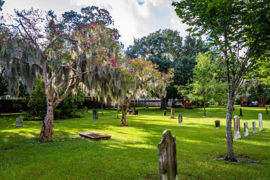 Savannah: Colonial Park Cemetery Guided Walking Tour