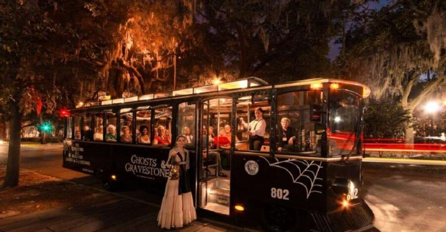 Savannah: Ghosts and Gravestones Tour With Low House Entry - Tour Duration and Itinerary