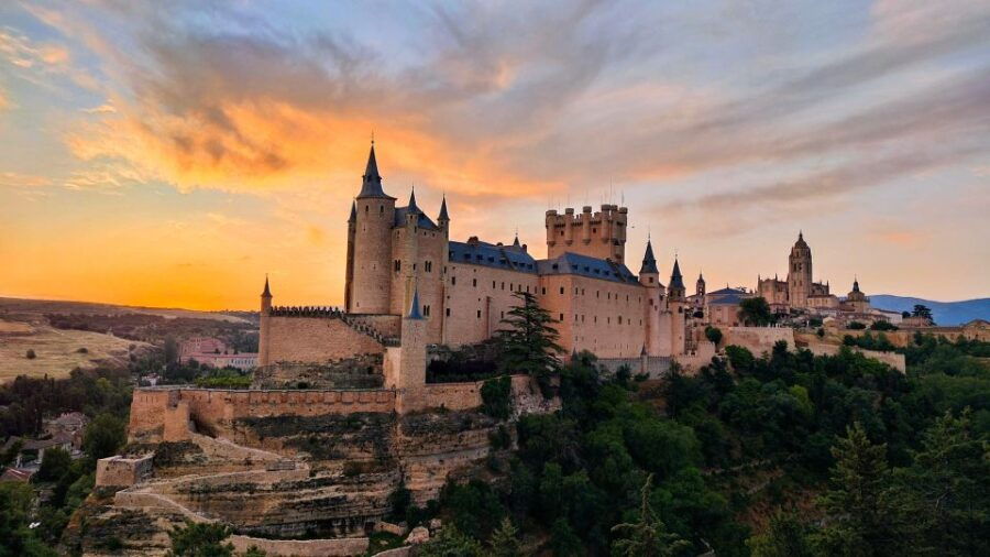 Segovia: Private City Walking Tour With Alcázar of Segovia - Good To Know
