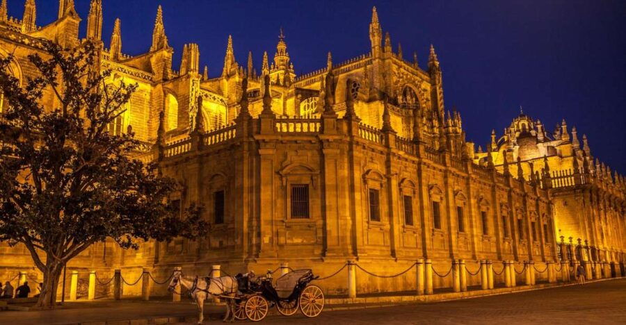 Sevilla: Guided Tour to the Cathedral and Giralda Access