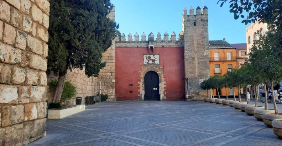 Seville: Royal Alcazar Guided Tour With Priority Ticket - Good To Know