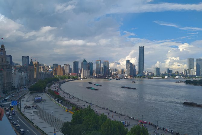 Shanghai Day Tour Customized:Bund,Yugarden,Shanghai Tower,Huangpuriver,Nanjinglu - Good To Know