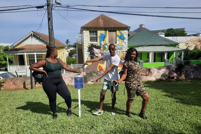 Shared and Guided E-Bike Tour in Nassau