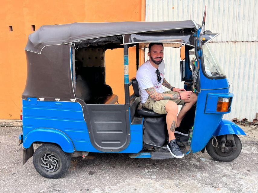 Shore Excursion Colombo: City Sightseeing Tour by Tuk-Tuk