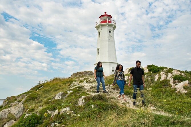 Shore Excursion of the Louisbourg Lighthouse Trail in Cape Breton