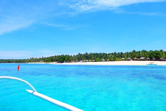 Siargao 3 Island Hopping Mam on Island