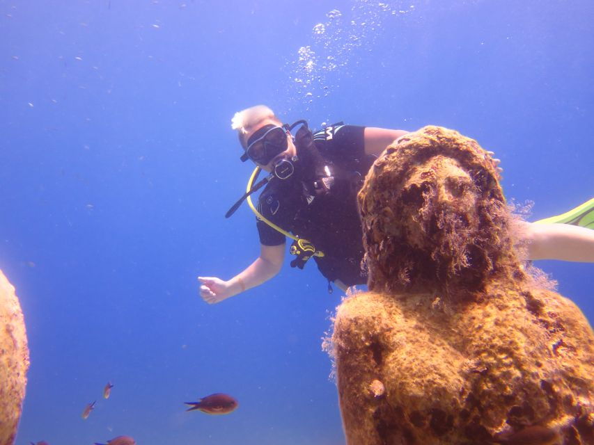 Side: Scuba Diving With Lunch