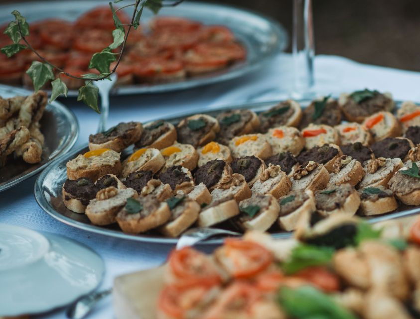 Siena: Wine and Food Pairing Class With Tuscan Wine Tastings