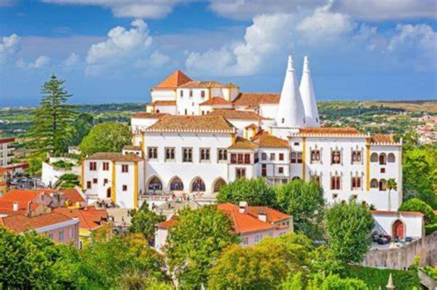 Sintra, Cabo Roca, Cascais-Alf Day Tour up to 8Pax(4Hours)