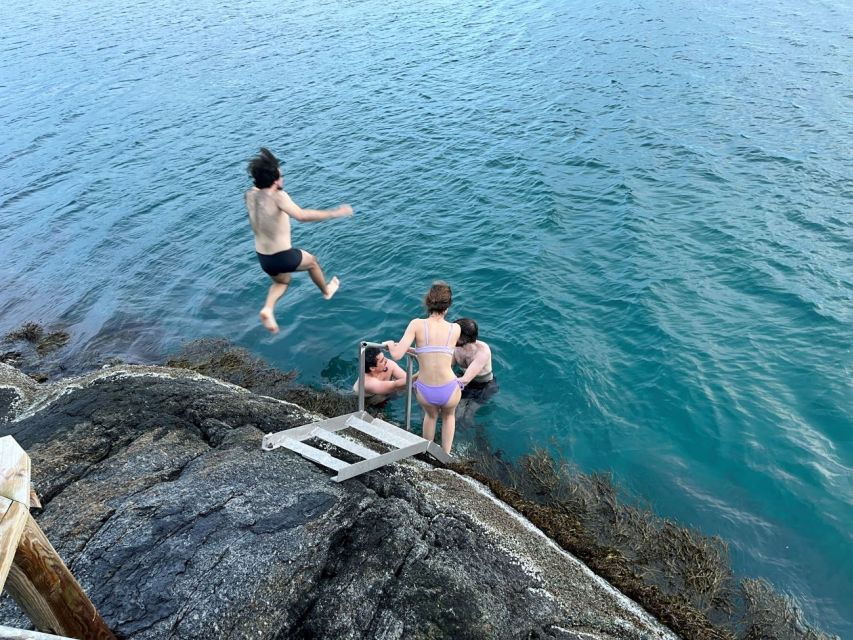 Skarsvåg: Arctic Sauna & Ice Bathing in the Barents Sea