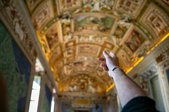Skip the Line Vatican Pinacoteca Carriage Pavillon & Sistine Chapel Guided Tour - Visitor Requirements