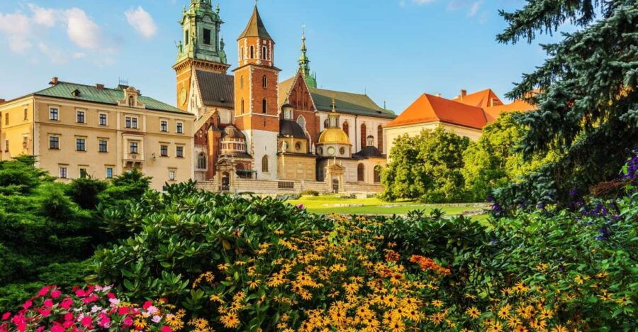 Skip the Line Wawel Castle Chambers Small Group Tour - Good To Know