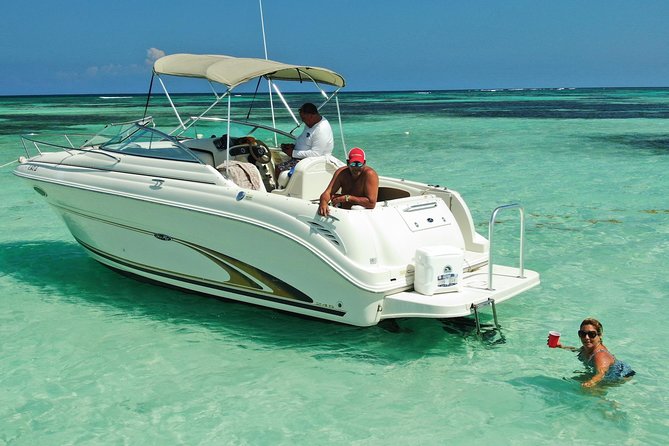 Snorkel & Sandbar on Private Searay Yacht 25ft in Cap Cana Marina ,Punta Cana