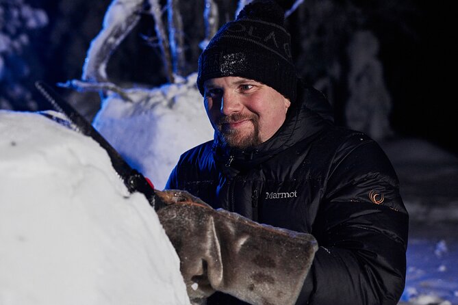 Snow Sculpting Experience in Levi