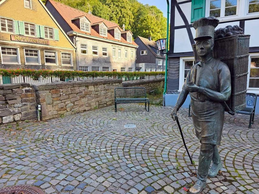 Solingen Burg: Smartphone City Scavenger Hunt - Good To Know