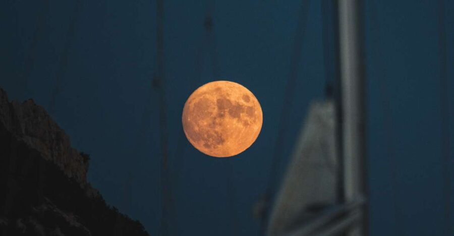 Sotogrande: Full Moon on the Sea 2 Hours