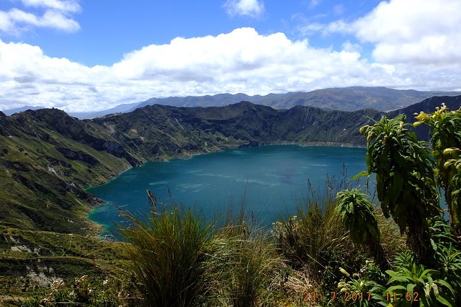 Spectacular Quilotoa Volcano and Emerald Lagoon