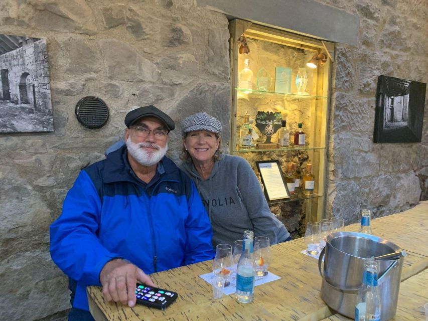 Stirling: Old Town Walking Tour With Gin Tasting - Good To Know