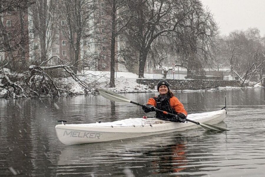 Stockholm: Guided Winter Kayaking Tour & Optional Sauna Time - Good To Know