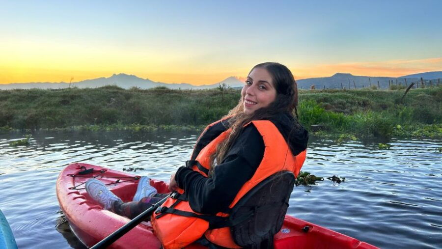 Sunrise in Xochimilco in a Kayak - Good To Know
