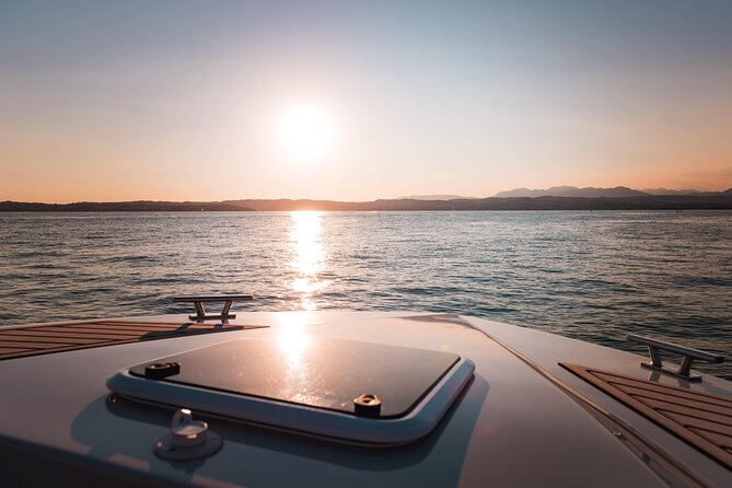 Sunset Boat Tour of Sirmione With Exclusive Onboard Aperitif - Good To Know