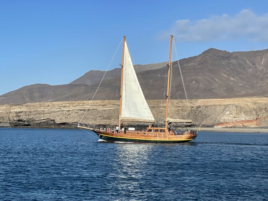 Sunset Boat Trips Fuerteventura - Food & Drinks Included - Good To Know