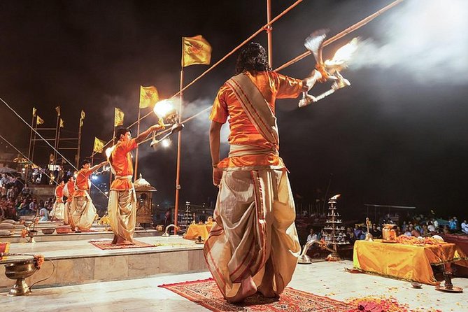Sunset in Varanasi Tour With a Local With Free Ganga Aarti and Boat Ride