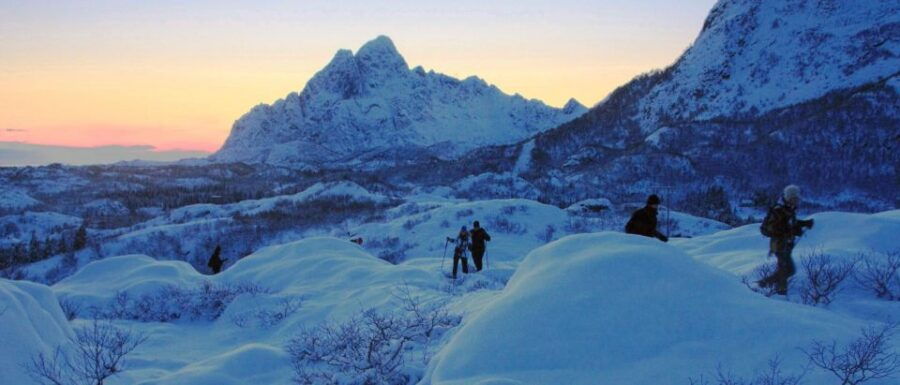 Svolvaer: Snowshoeing Half Day