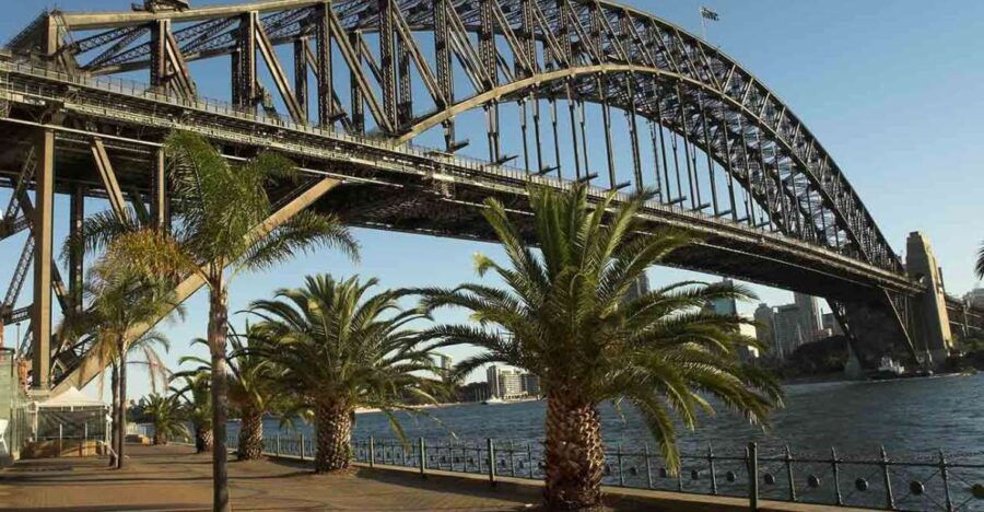 Sydney: Private City Exploration With Bondi Beach Tour
