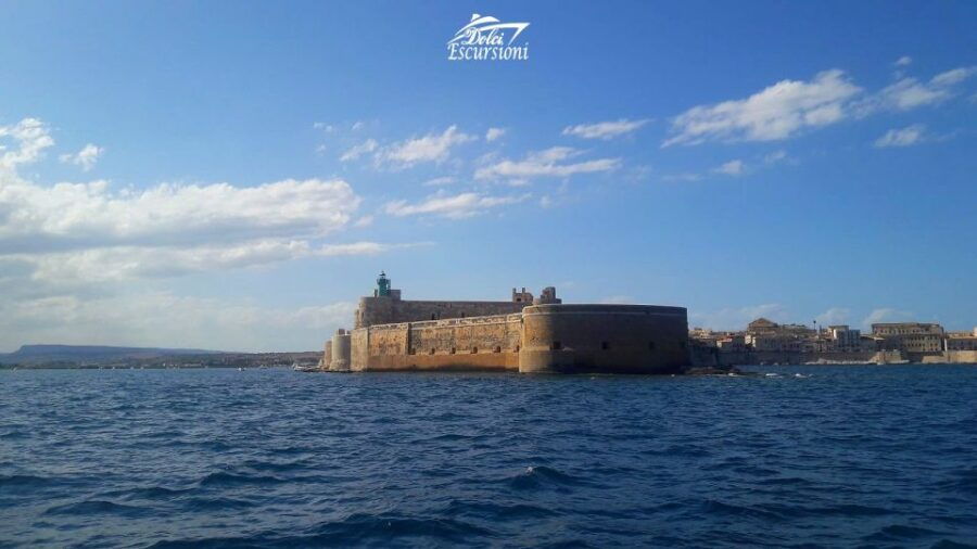 Syracuse: Ortigia Island and Sea Caves Sightseeing Cruise