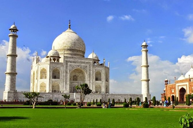 Taj Mahal Day Tour From Delhi by Private Car Including Lunch